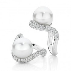 Modern Pearl and Diamond micro pavé ring