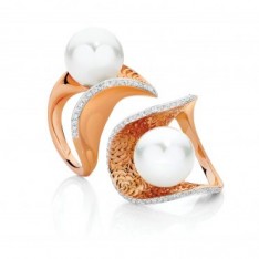 Pearl and Rose Gold Modern Ring