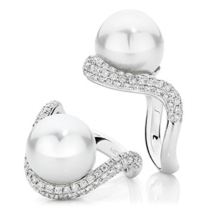 Alluring Pearl Earrings, Necklaces & Rings